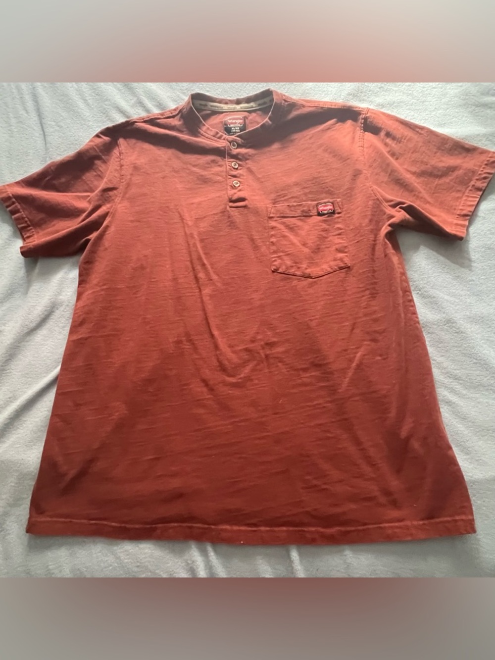 Wrangler Workwear Men's Rust Short-Sleeve Henley T-Shirt XL/XG (46-48)